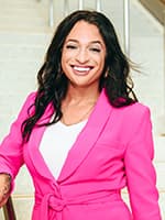 Headshot of Julisa Abad