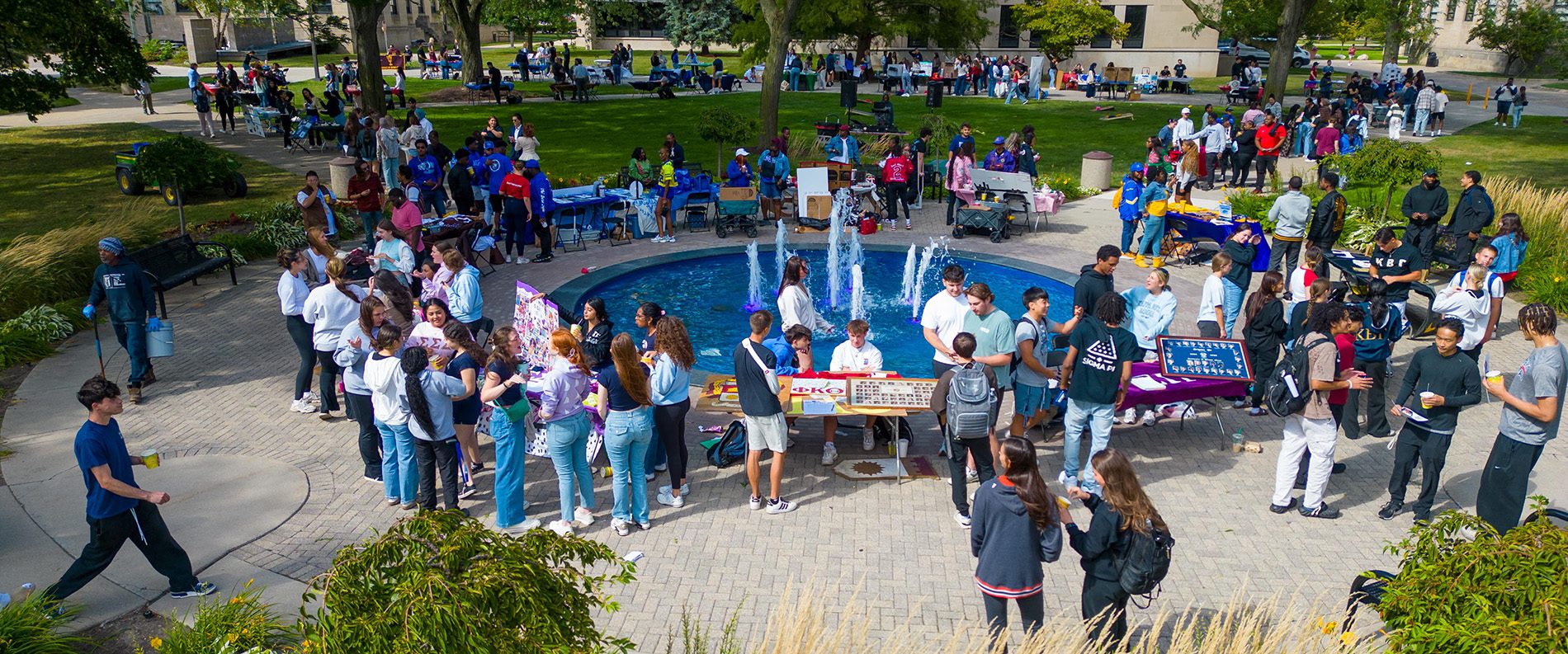 Students gather around the fountain for titan fest